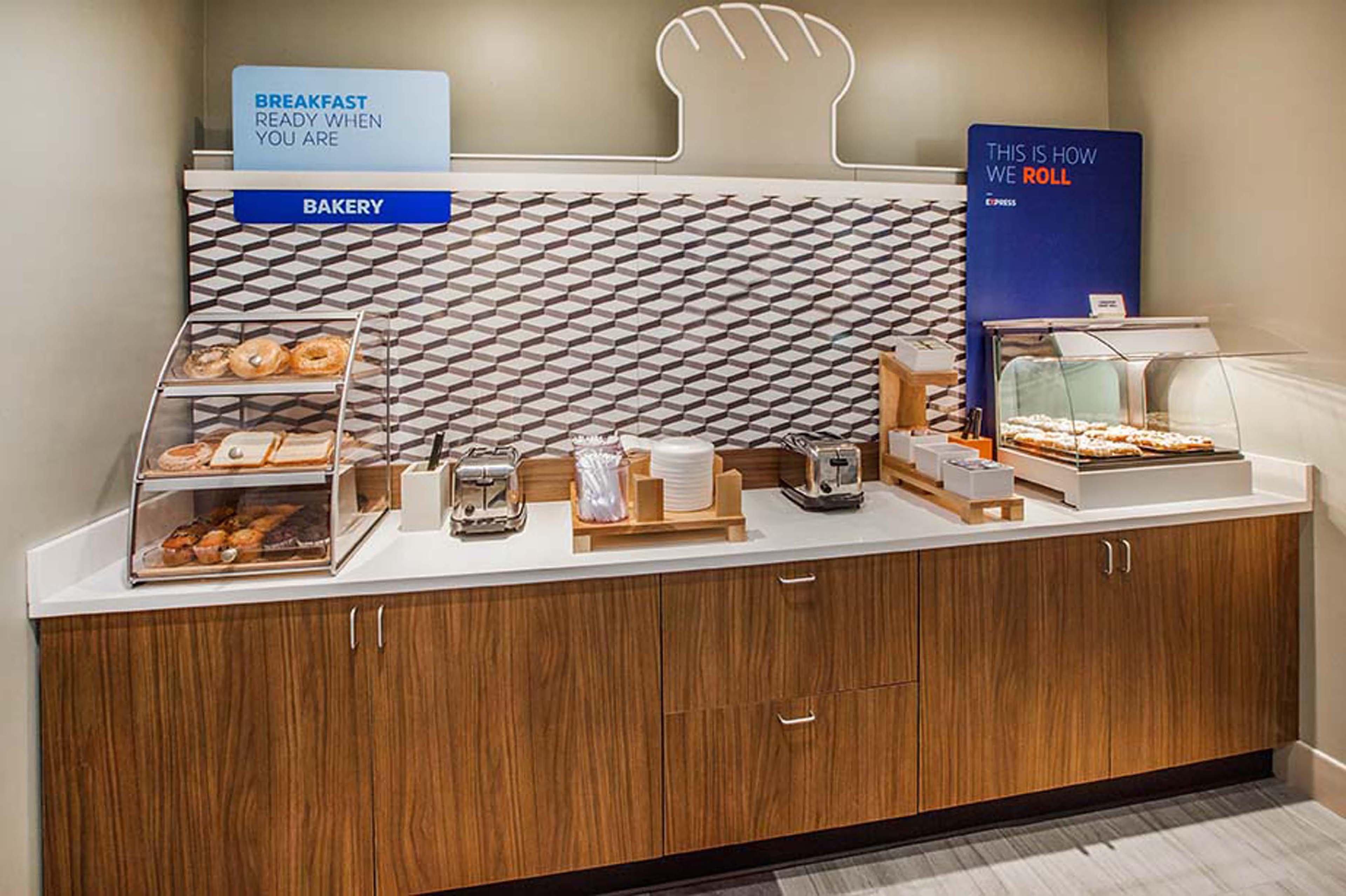Holiday Inn Express Hotel And Suites Lake Charles By Ihg Exteriör bild