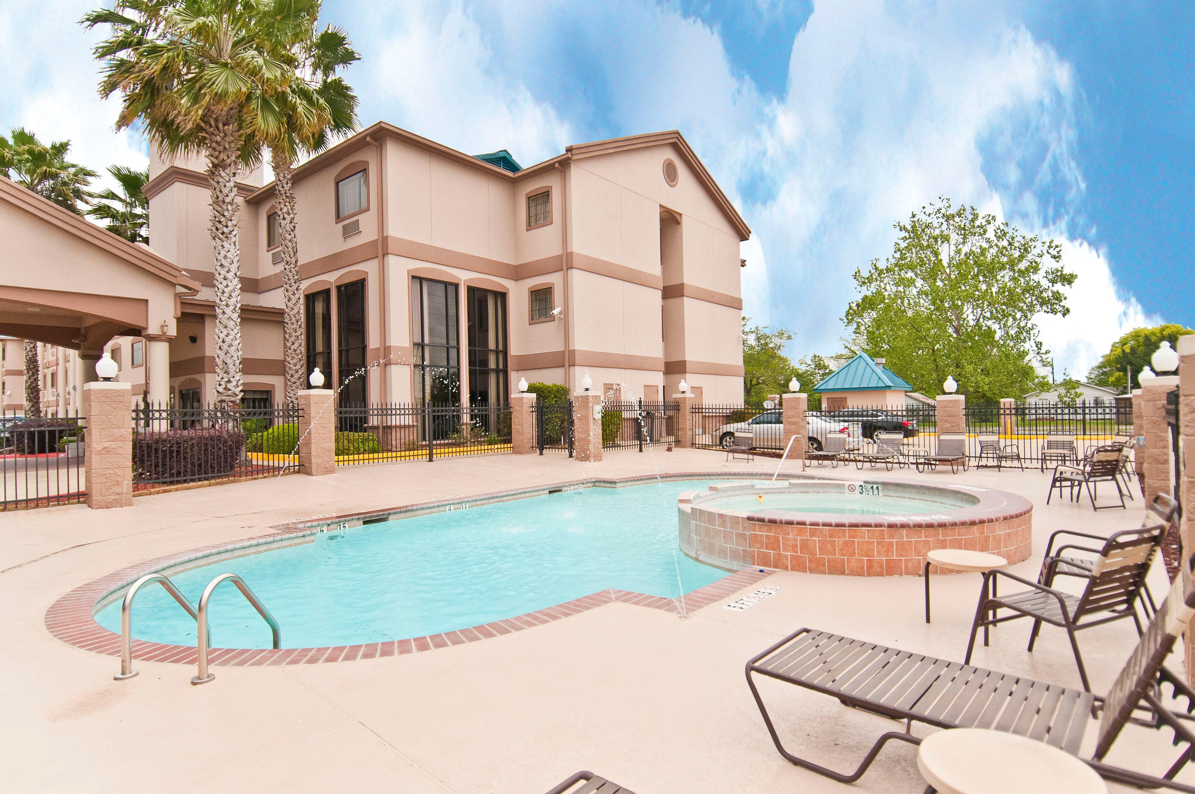 Holiday Inn Express Hotel And Suites Lake Charles By Ihg Exteriör bild